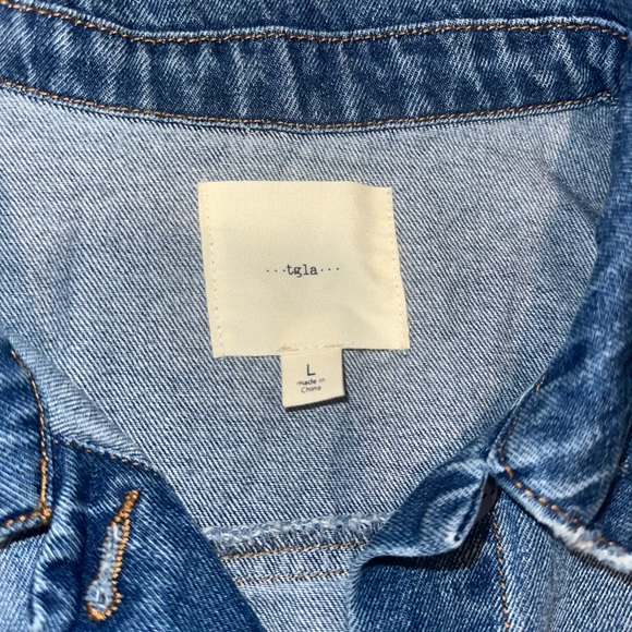 Women’s Cropped Jean Jacket - NWT - Picture 2 of 2